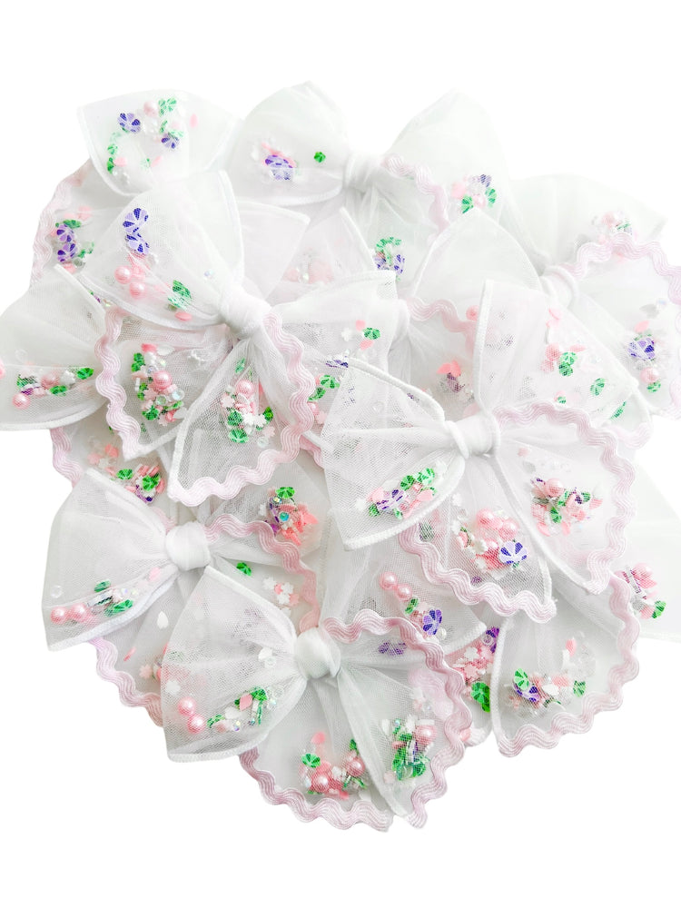Pearl Seashell Mini Shaker Bow