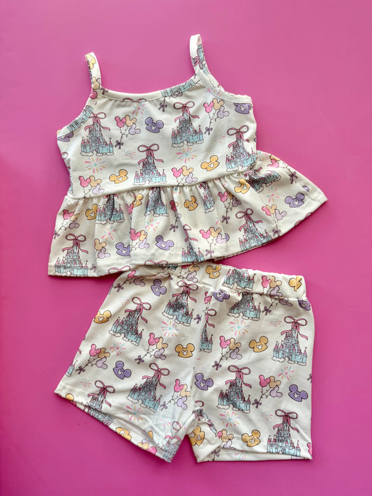 Bowtique Castle 2 pc set