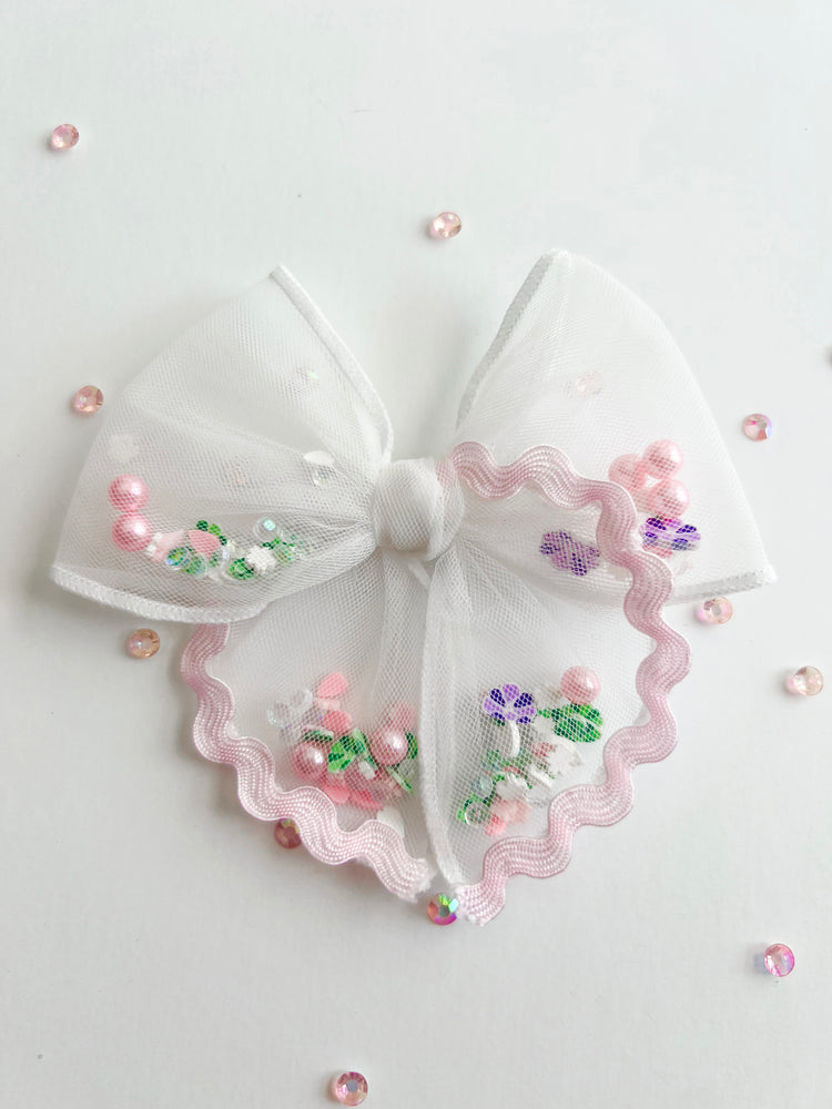 Pearl Seashell Mini Shaker Bow