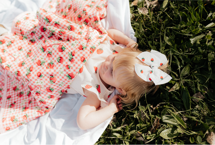 White Strawberry Gauze Bows