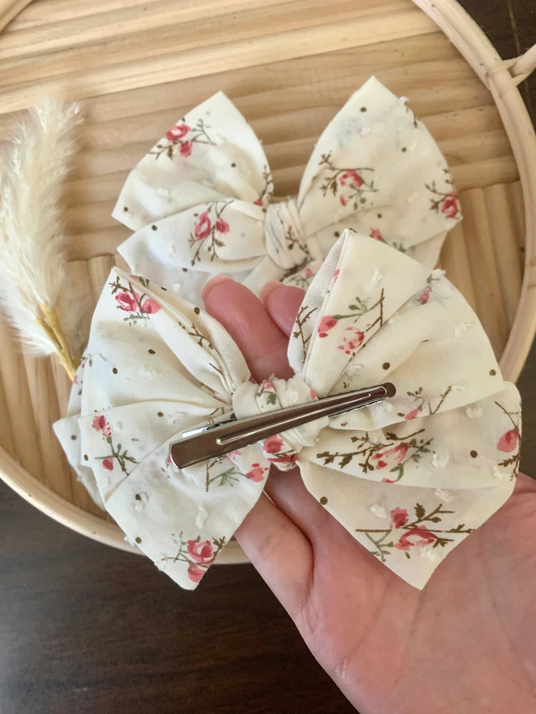 Vintage Flowers Swiss Dot Bows
