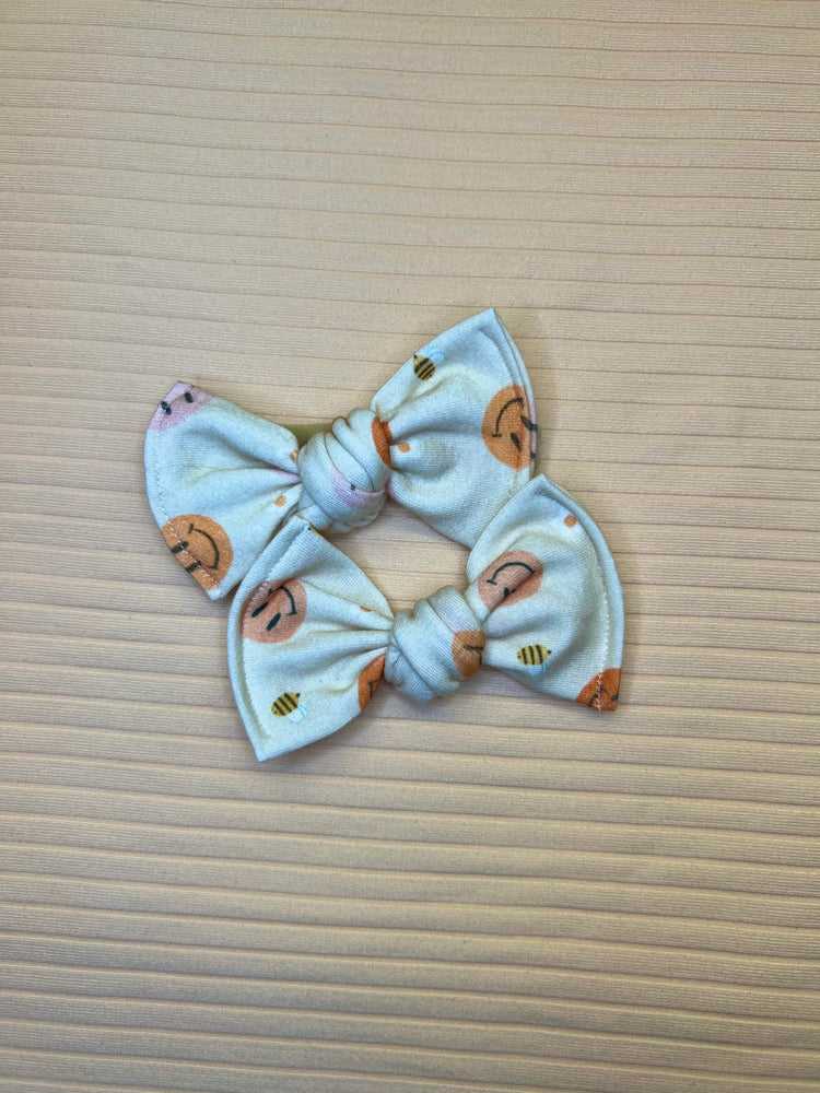 Bee Happy Bows