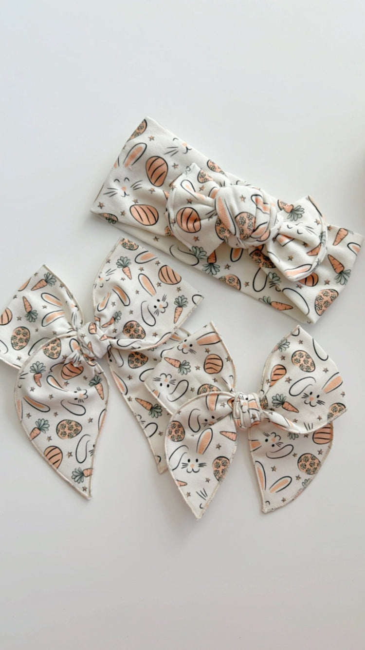 Neutral Easter Bunnies & Ribbed Carrots