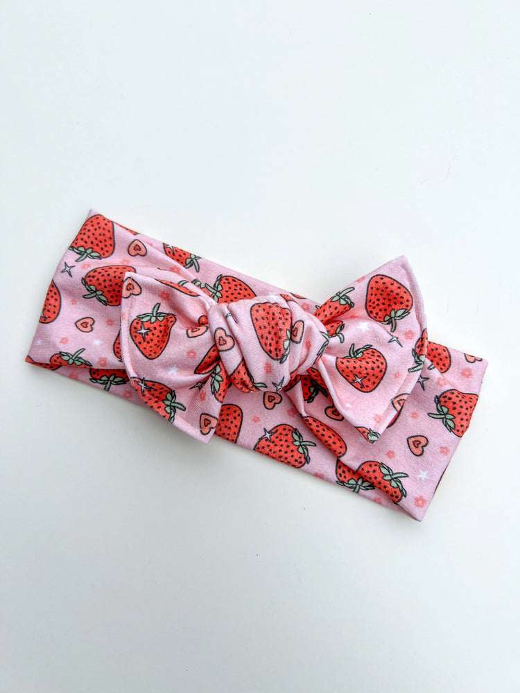 Spring Strawberries Bows