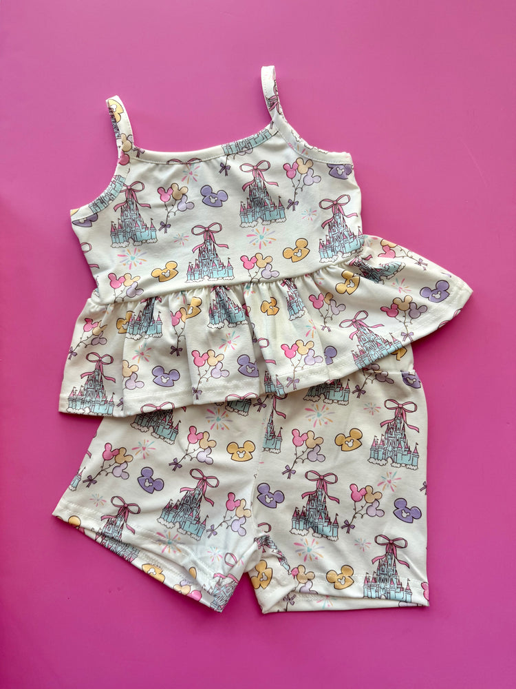 Bowtique Castle 2 pc set