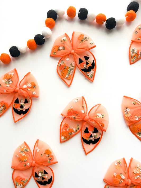 Small Pumpkin Shaker Bow