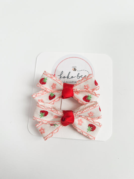 Mini Strawberry Ribbon Bow Set
