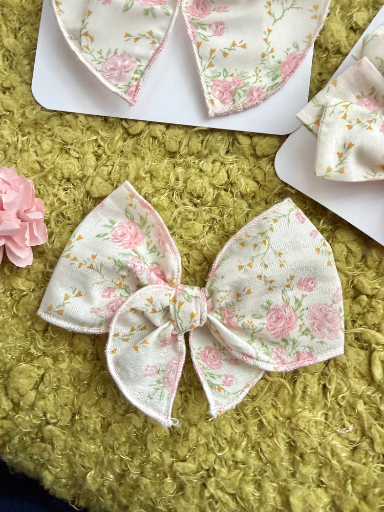 Pink Rosette Flowers Bows