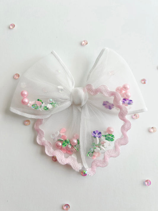 Pearl Seashell Mini Shaker Bow