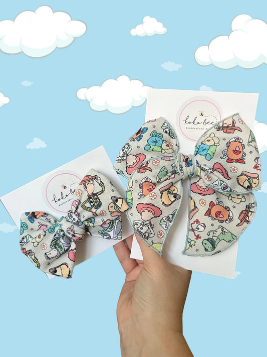 Green TS Friends Bows